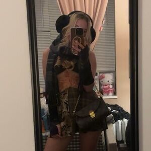 I'm active !!!!💞🪽 Please send me DMs about questions or offers !! 💖